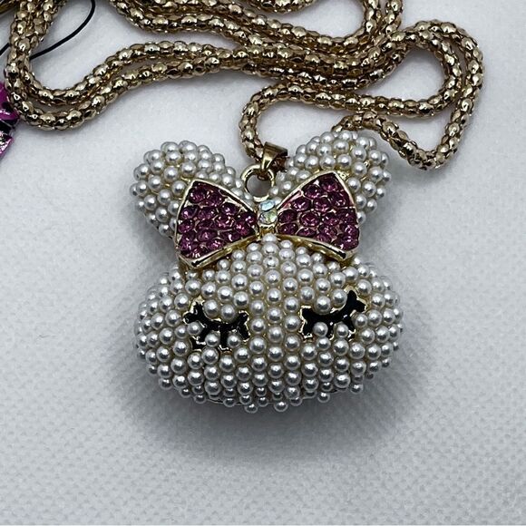 NECKLACE! Betsey Johnson Faux Pearl Bunny w/ Rhinestone Bow BNWT - Picture 3 of 7